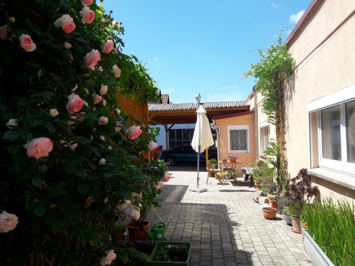 קיצינגן Ferienwohnung Philipps מראה חיצוני תמונה